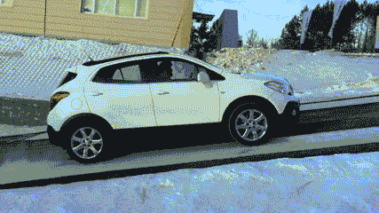 这个司机的神操作,刷10遍都搞不懂如何做到的!