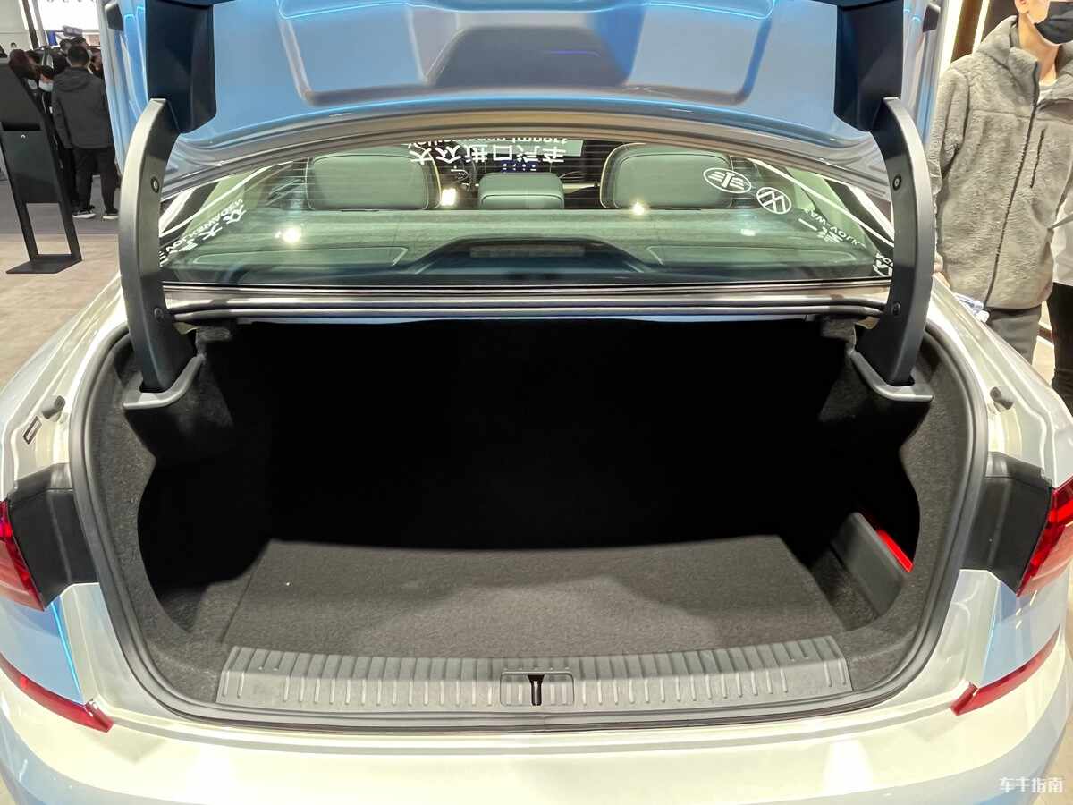 2024款帕萨特最新图片,2024款帕萨特最新图片配置