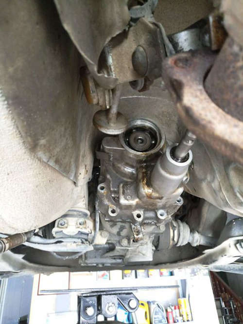 大众桑塔纳变速箱后盖图片桑塔纳变速箱后盖拆解