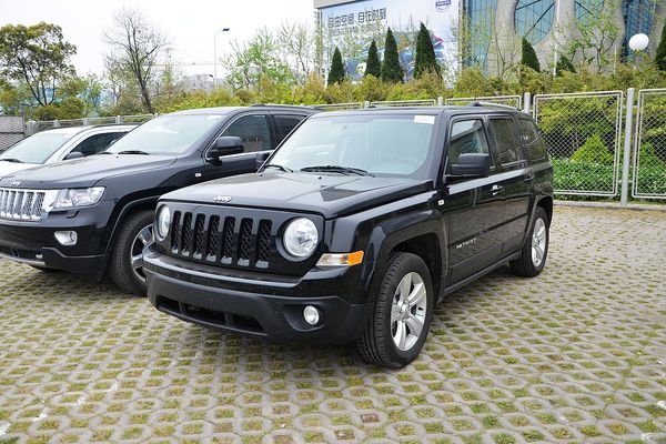 jeep自由客保养