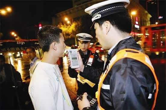 全国交通违章查询 重庆2017年新交规酒后驾驶怎么处罚