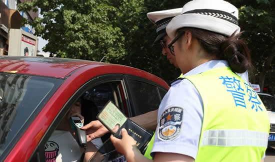 哈尔滨无证驾驶他人车辆送工驾驶人被拘留