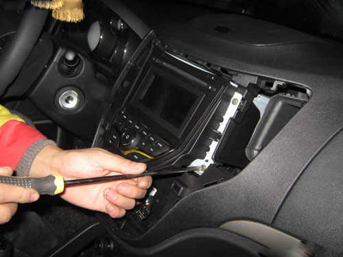 长安cs35导航面板拆装,长安cs35导航安装流程