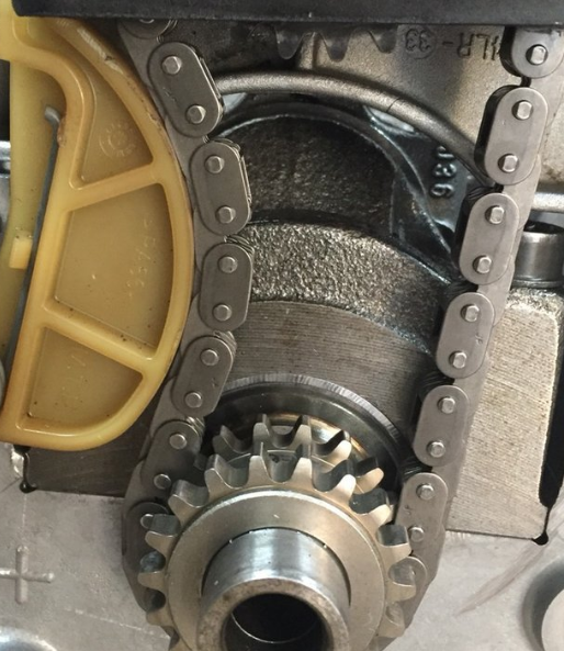 奥迪a3发动机舱图解,奥迪a3发动机舱细节图