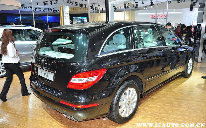 奔驰级别档次怎么分?同价位奔驰宝马哪个好