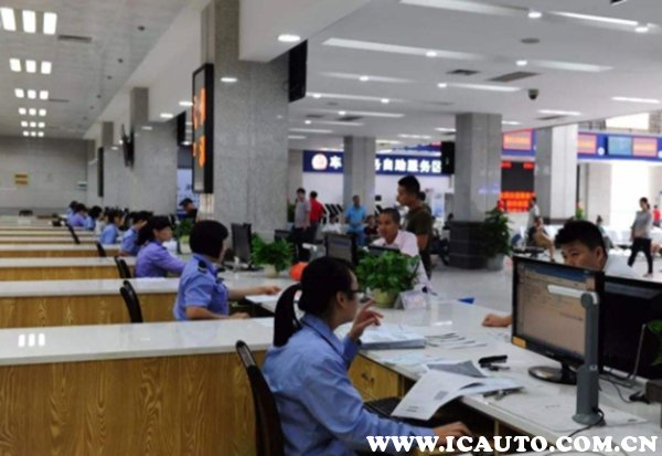 闯红灯多久能查出来,闯红灯扣几分多久通知